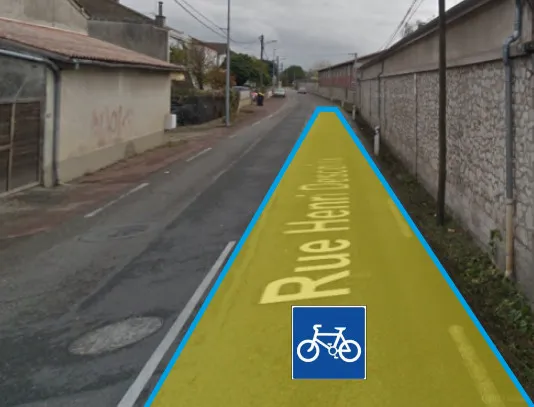 Rue Henri Descoins côté Agen : aménagement sous forme de piste cyclable. Idem en parallèle rue Joliot-Curie à Bon Encontre